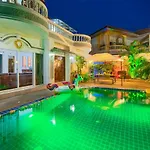 Ratana Villa - Pattaya Holiday House Walking Street 7 Bedrooms